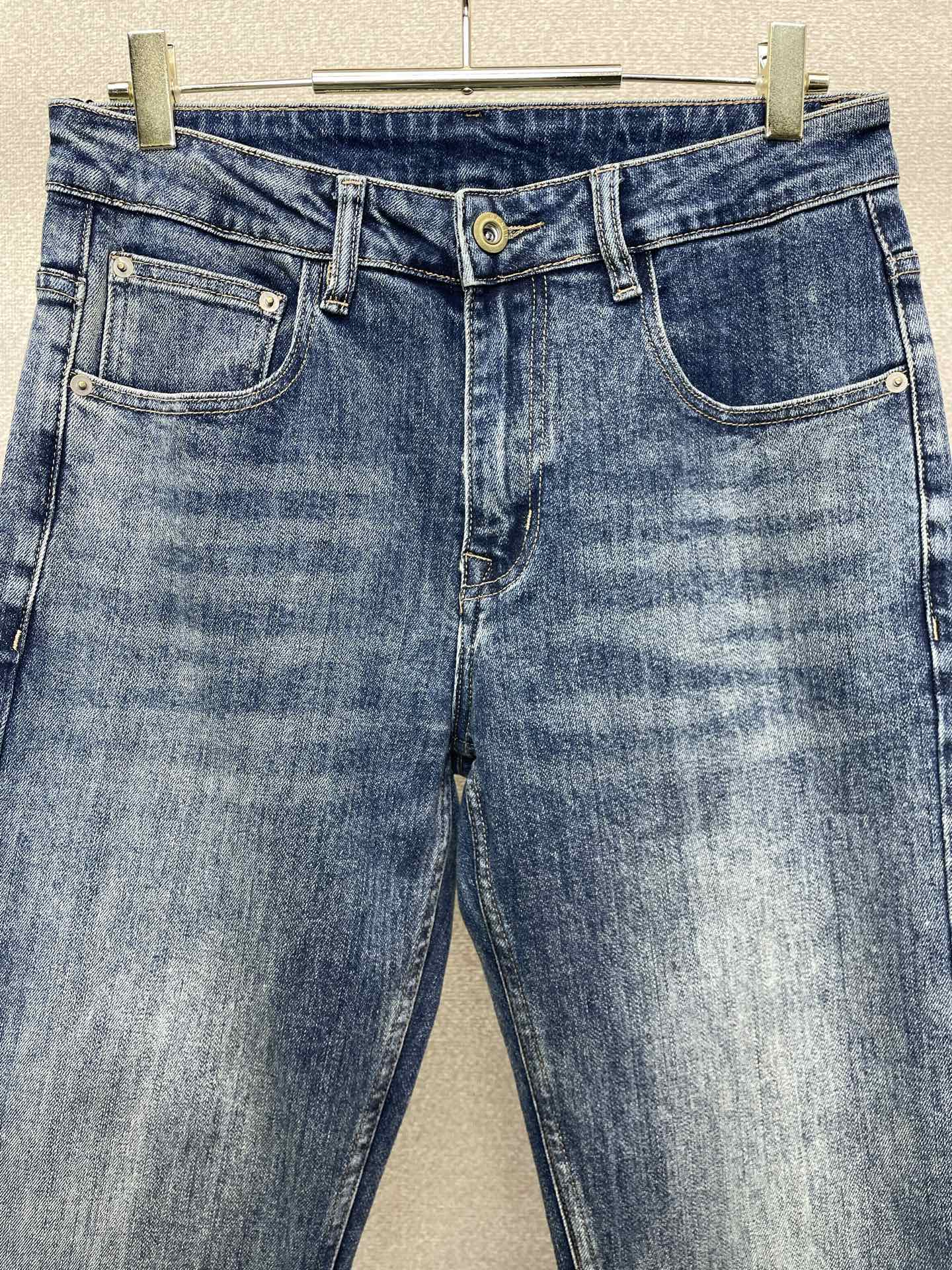 Armani阿玛尼💥砸锅卖铁都要上的新款新款休闲牛仔裤👖高端版本 专柜定制面料 透气舒适度高，细节无可挑剔，品牌元素设计