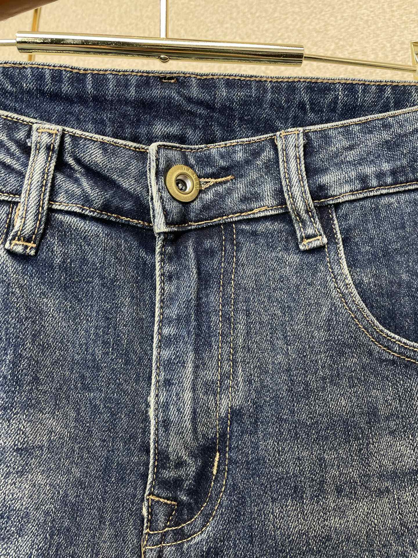 Armani阿玛尼💥砸锅卖铁都要上的新款新款休闲牛仔裤👖高端版本 专柜定制面料 透气舒适度高，细节无可挑剔，品牌元素设计