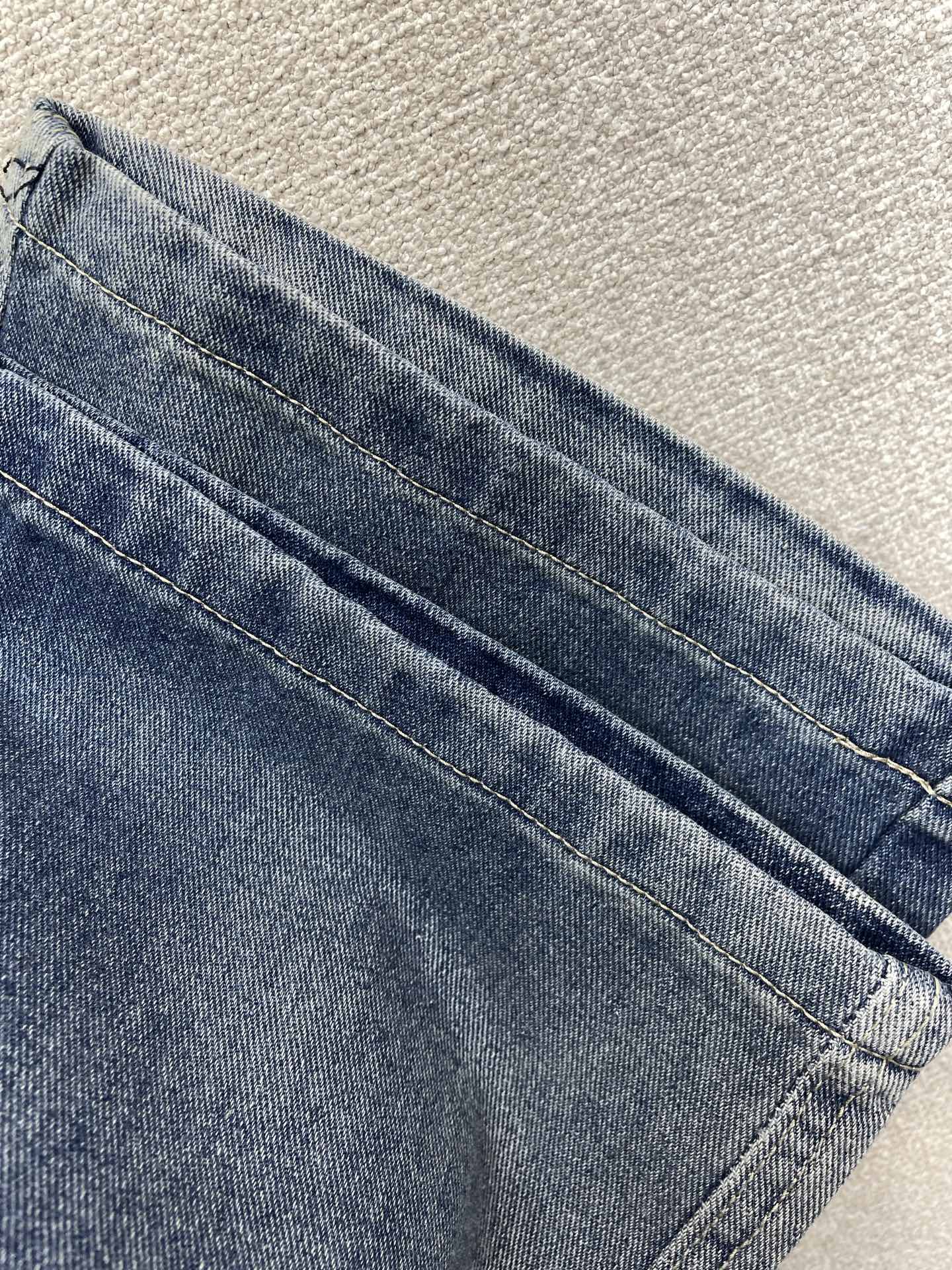 Dior迪奥💥砸锅卖铁都要上的新款新款休闲抽绳松紧腰牛仔裤👖高端版本 专柜定制面料 透气舒适度高，细节无可挑剔，品牌元素
