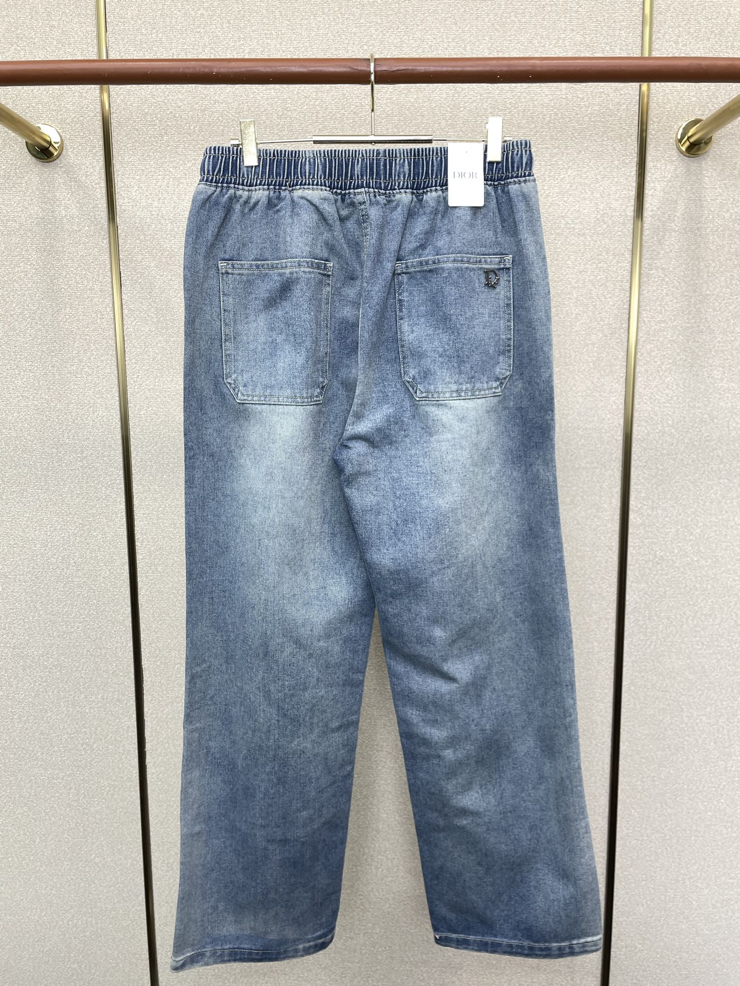 Dior迪奥💥砸锅卖铁都要上的新款新款休闲抽绳松紧腰牛仔裤👖高端版本 专柜定制面料 透气舒适度高，细节无可挑剔，品牌元素