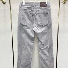 LOEWE罗意威💥砸锅卖铁都要上的新款新款休闲牛仔裤👖高端版本 专柜定制面料 透气舒适度高,细节无可挑剔,品牌元素设计理 LOEWE罗意威💥砸锅卖铁都要上的新款新款休闲牛仔裤👖高端版本 专柜定制面料 透气舒适度高,细节无可挑剔,品牌元素设计理