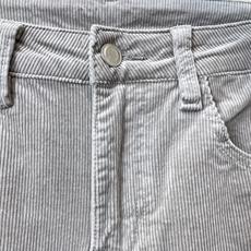 LOEWE罗意威💥砸锅卖铁都要上的新款新款休闲牛仔裤👖高端版本 专柜定制面料 透气舒适度高,细节无可挑剔,品牌元素设计理 LOEWE罗意威💥砸锅卖铁都要上的新款新款休闲牛仔裤👖高端版本 专柜定制面料 透气舒适度高,细节无可挑剔,品牌元素设计理