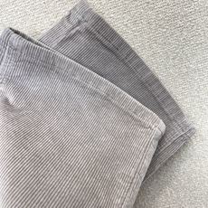 LOEWE罗意威💥砸锅卖铁都要上的新款新款休闲牛仔裤👖高端版本 专柜定制面料 透气舒适度高,细节无可挑剔,品牌元素设计理 LOEWE罗意威💥砸锅卖铁都要上的新款新款休闲牛仔裤👖高端版本 专柜定制面料 透气舒适度高,细节无可挑剔,品牌元素设计理