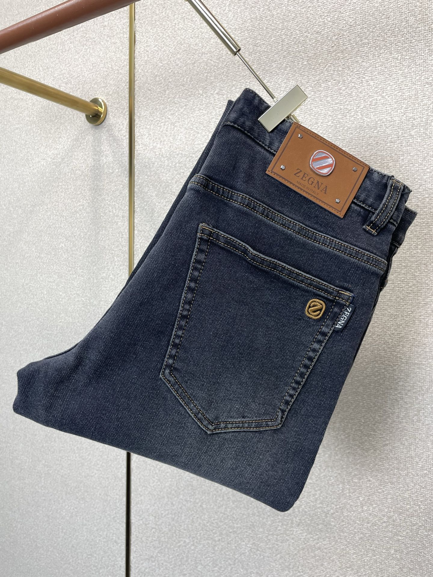 ZEGNA杰尼亚💥独家专供新款牛仔裤👖高端版本！专柜定制面料 透气舒适度高，细节无可挑剔，品牌元素设计理念，体现高品质。