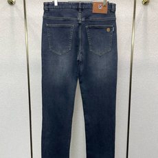 ZEGNA杰尼亚💥独家专供新款牛仔裤👖高端版本!专柜定制面料 透气舒适度高,细节无可挑剔,品牌元素设计理念,体现高品质。 ZEGNA杰尼亚💥独家专供新款牛仔裤👖高端版本!专柜定制面料 透气舒适度高,细节无可挑剔,品牌元素设计理念,体现高品质。