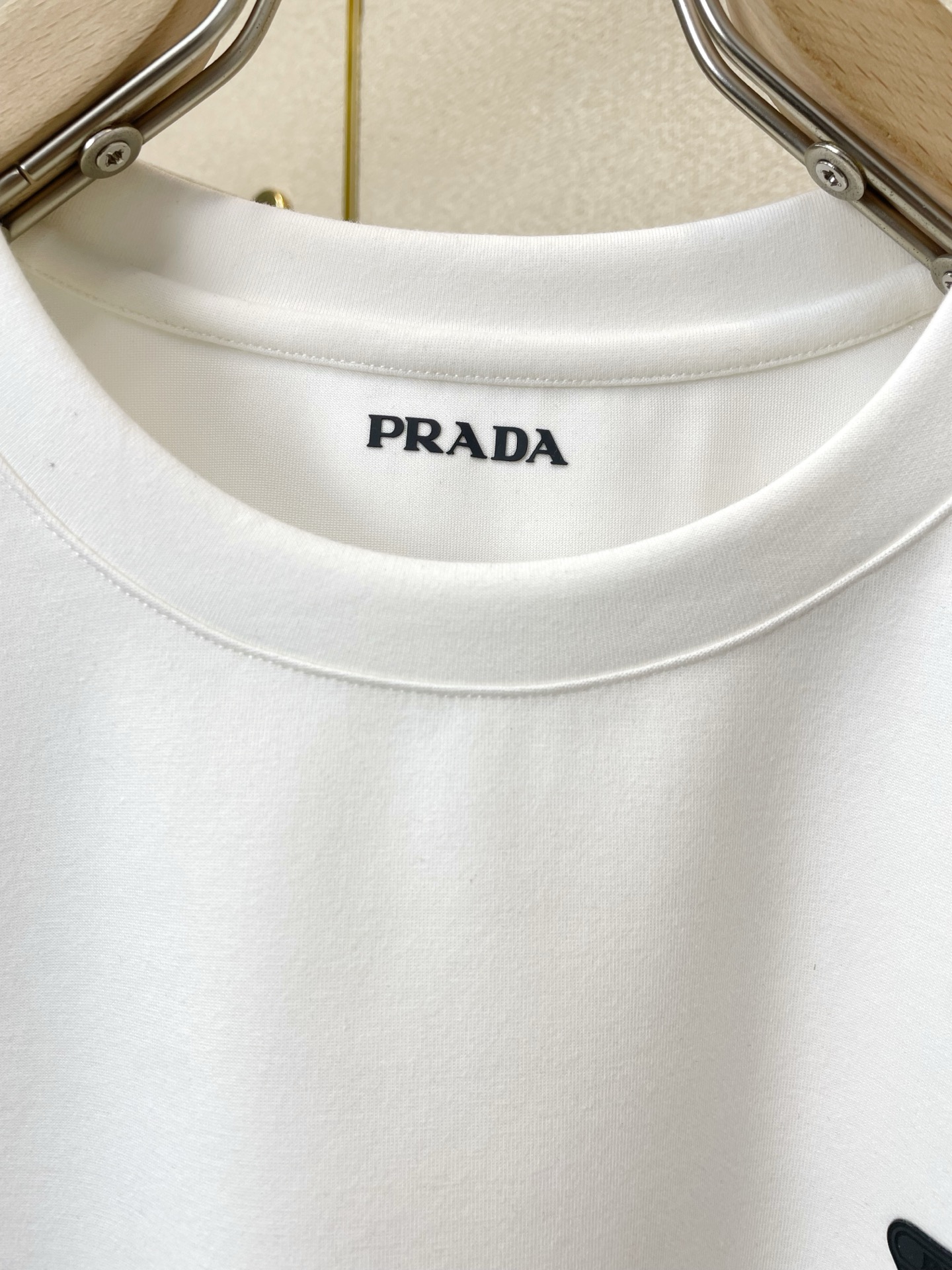 Prada普拉达💥独家专供新款原单男士休闲短袖 高端定制 高端版本 时尚百搭爆款⚠️⚠️✨✨进口面料 手感超柔软细腻  