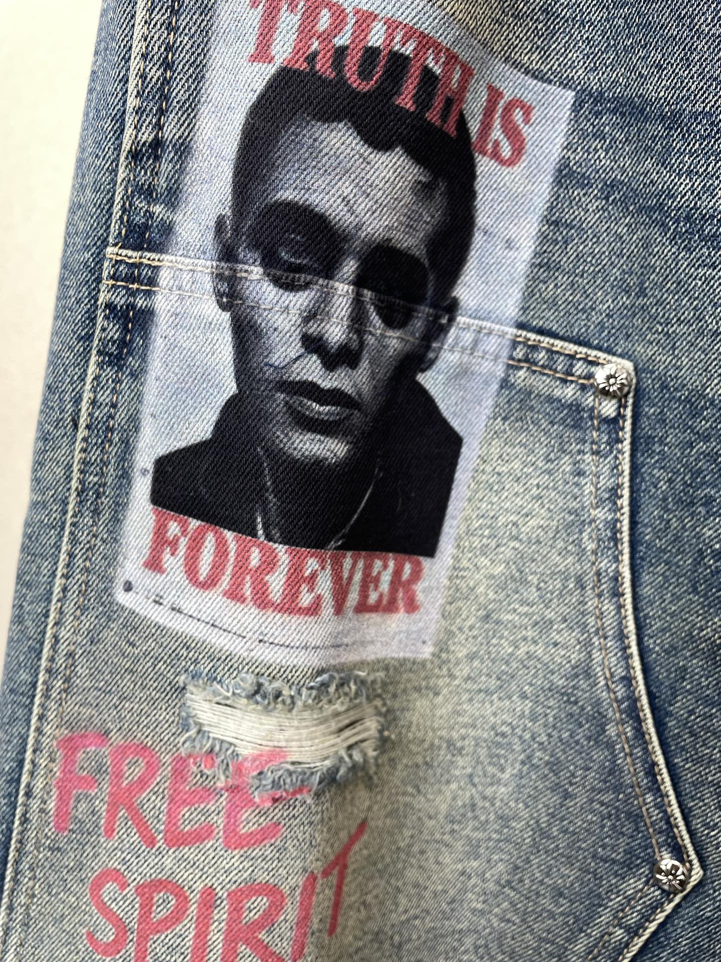 Chrome hearts克罗心💥独家专供新款休闲牛仔阔腿裤👖高端版本 专柜定制面料 透气舒适度高，细节无可挑剔，品牌元