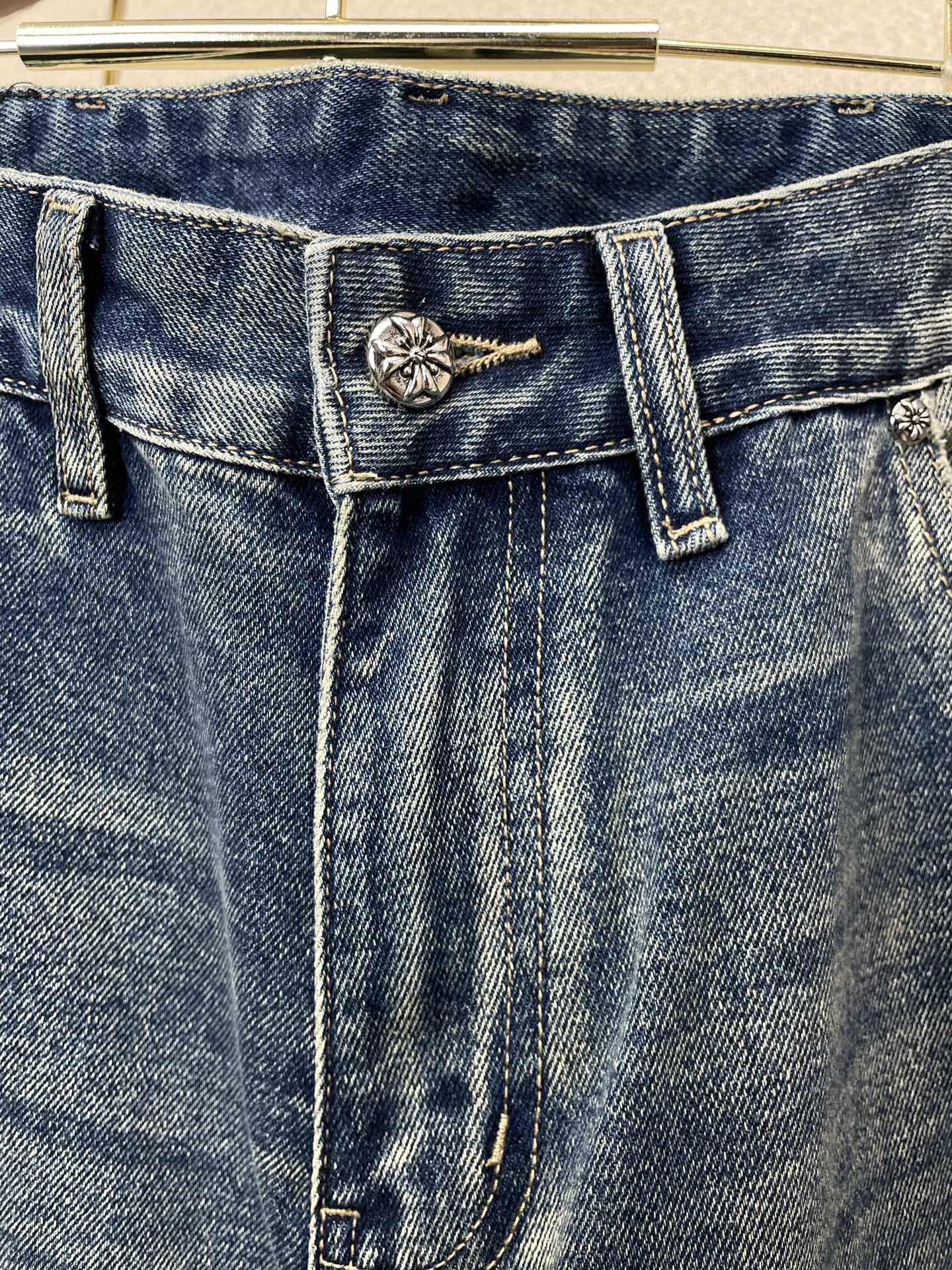 Chrome hearts克罗心💥独家专供新款休闲牛仔阔腿裤👖高端版本 专柜定制面料 透气舒适度高，细节无可挑剔，品牌元