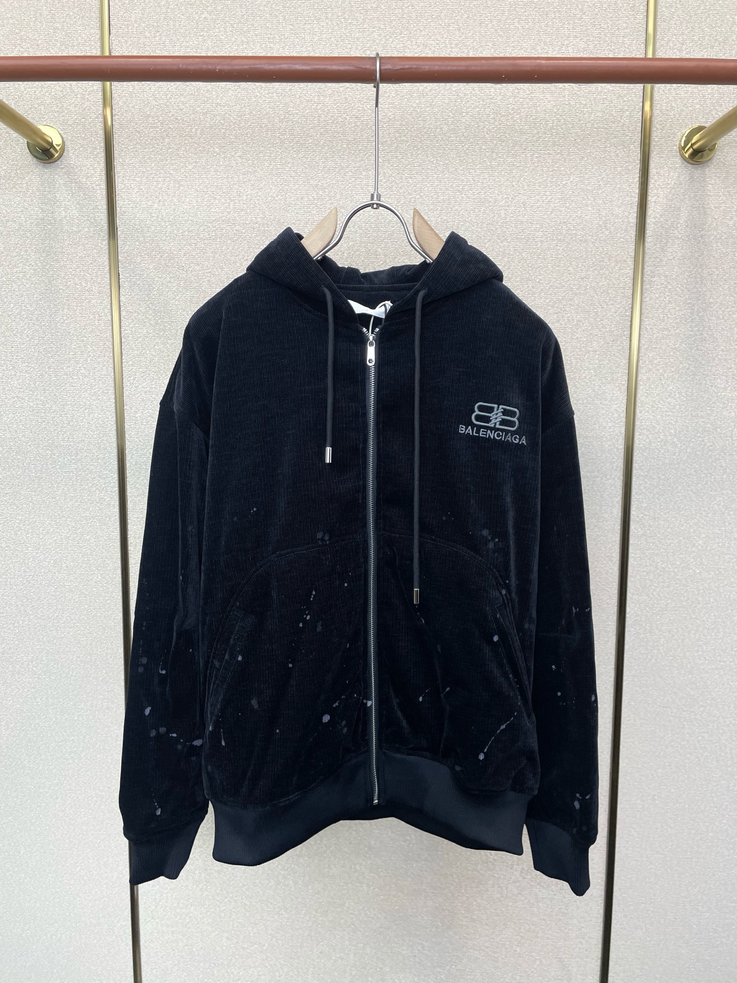 Balenciaga巴黎世家💥独家专供新款休闲灯芯绒外套 高端版本 专柜定制面料 透气舒适度高，细节无可挑剔，品牌元素设