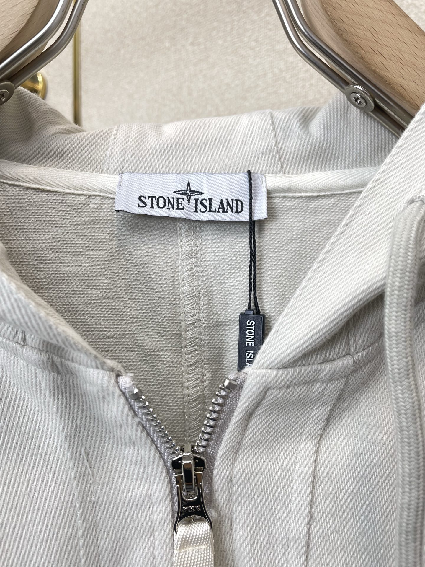 /套。STONE ISLAND石头岛💥独家专供新款专柜同款套装，高级感满满！细节精致高档，做工无可挑剔！进口面料 立体精