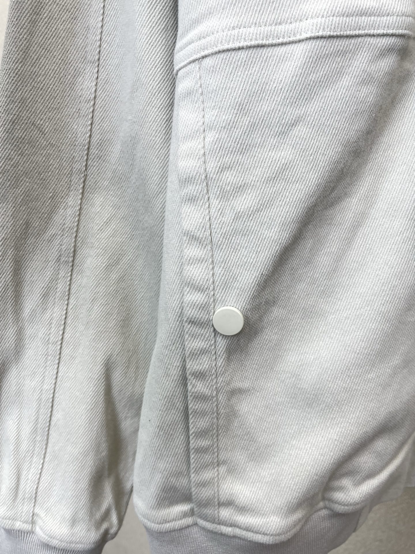 /套。STONE ISLAND石头岛💥独家专供新款专柜同款套装，高级感满满！细节精致高档，做工无可挑剔！进口面料 立体精