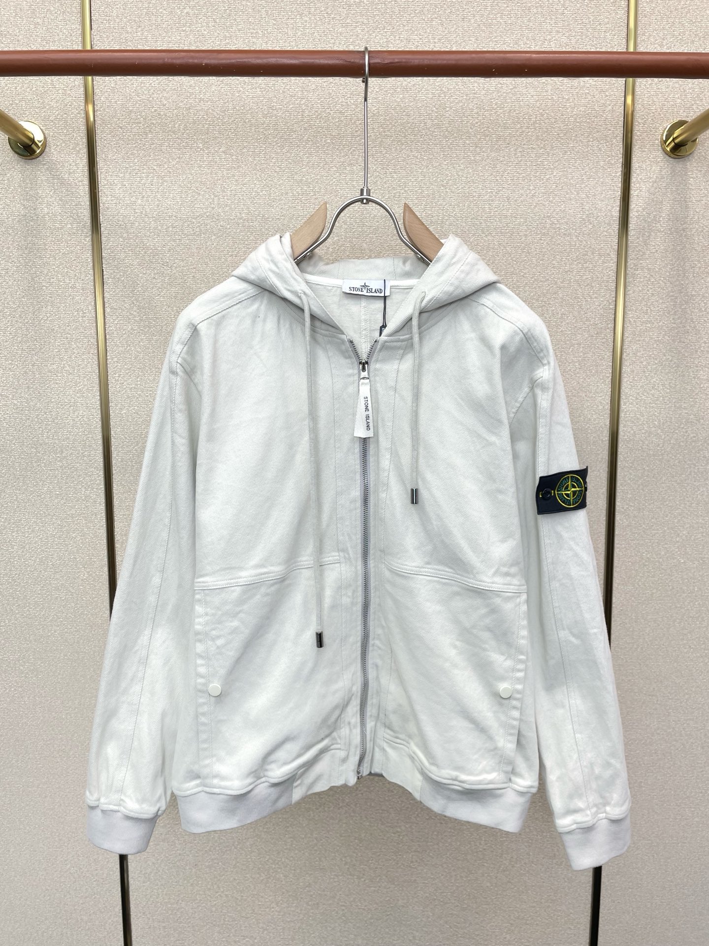 /套。STONE ISLAND石头岛💥独家专供新款专柜同款套装，高级感满满！细节精致高档，做工无可挑剔！进口面料 立体精