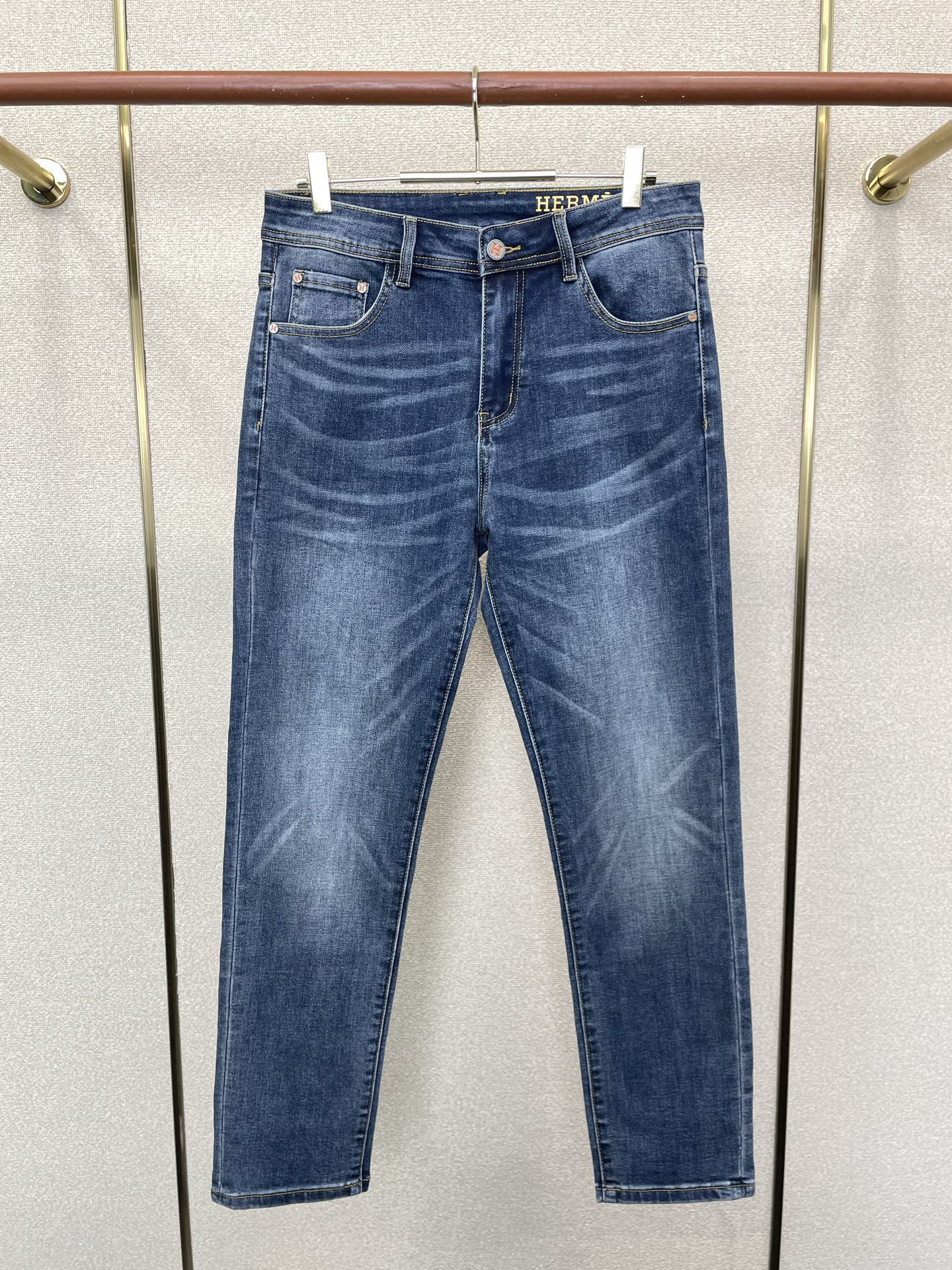 Hermès爱马仕💥独家专供新款休闲牛仔裤👖高端版本 专柜定制面料 透气舒适度高，细节无可挑剔，品牌元素设计理念，体现高