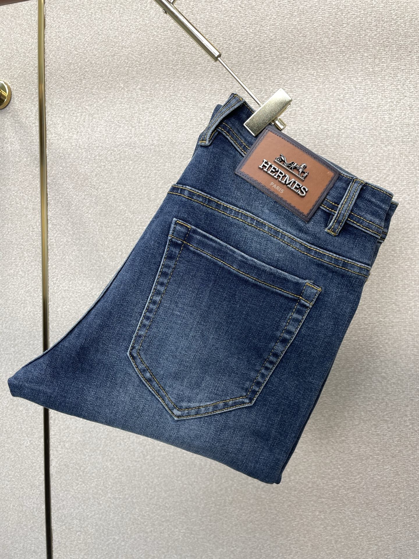 Hermès爱马仕💥独家专供新款休闲牛仔裤👖高端版本 专柜定制面料 透气舒适度高，细节无可挑剔，品牌元素设计理念，体现高