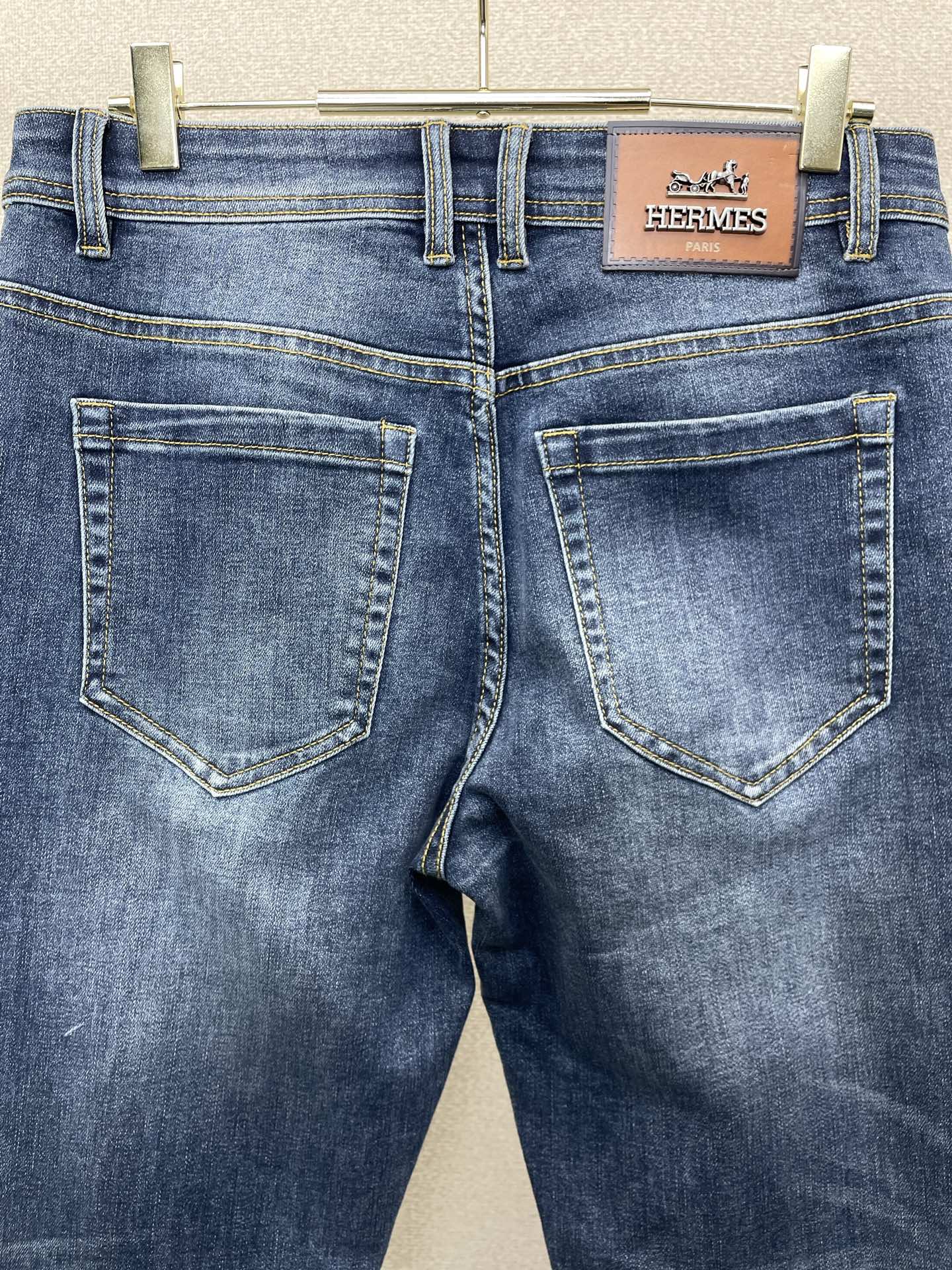 Hermès爱马仕💥独家专供新款休闲牛仔裤👖高端版本 专柜定制面料 透气舒适度高，细节无可挑剔，品牌元素设计理念，体现高