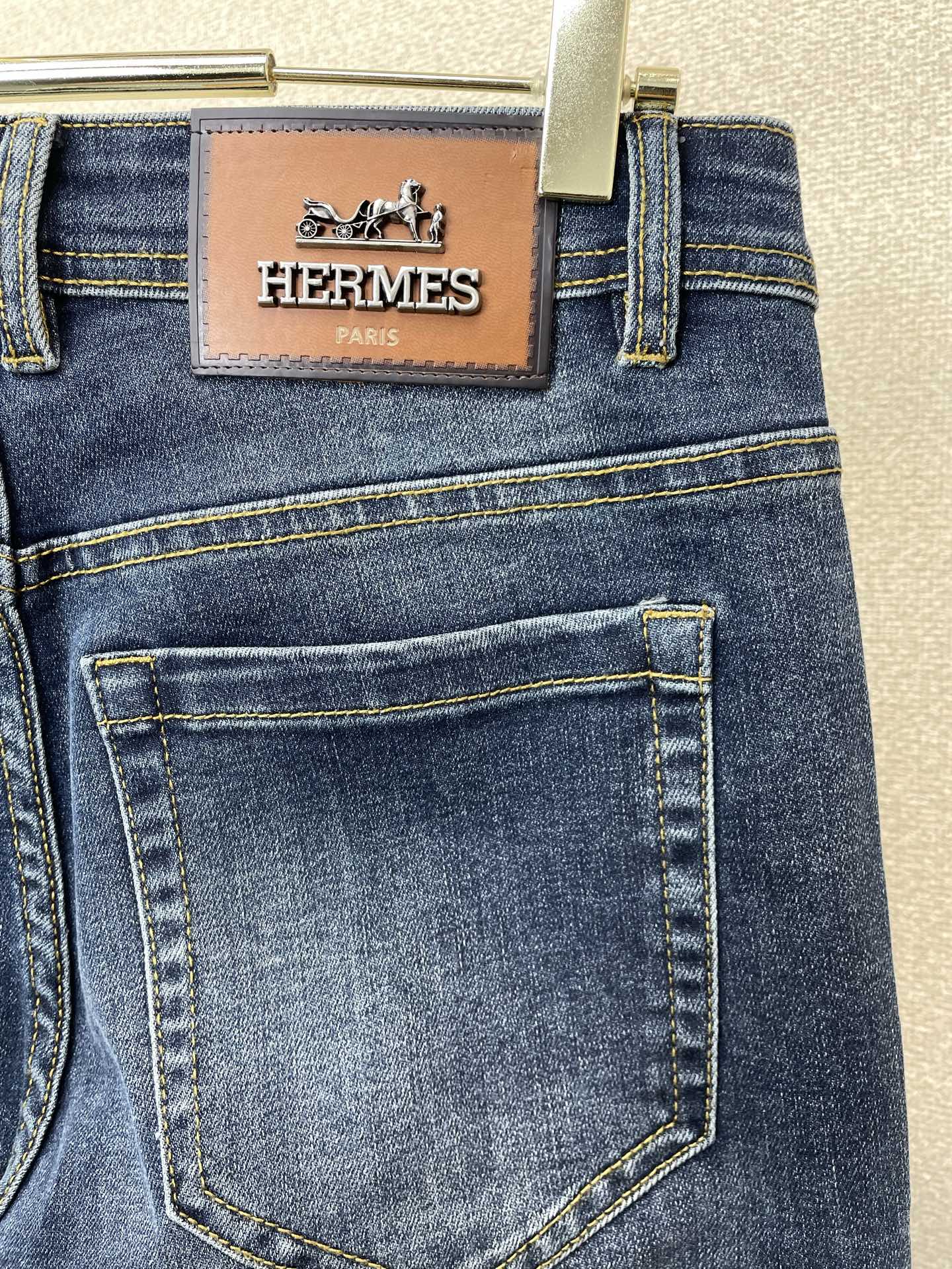 Hermès爱马仕💥独家专供新款休闲牛仔裤👖高端版本 专柜定制面料 透气舒适度高，细节无可挑剔，品牌元素设计理念，体现高