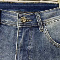Prada普拉达💥独家专供新款休闲牛仔裤👖高端版本 专柜定制面料 透气舒适度高,细节无可挑剔,品牌元素设计理念,体现高品 Prada普拉达💥独家专供新款休闲牛仔裤👖高端版本 专柜定制面料 透气舒适度高,细节无可挑剔,品牌元素设计理念,体现高品