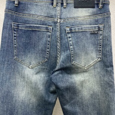 Prada普拉达💥独家专供新款休闲牛仔裤👖高端版本 专柜定制面料 透气舒适度高,细节无可挑剔,品牌元素设计理念,体现高品 Prada普拉达💥独家专供新款休闲牛仔裤👖高端版本 专柜定制面料 透气舒适度高,细节无可挑剔,品牌元素设计理念,体现高品