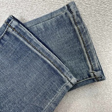 Dior迪奥💥独家专供新款休闲牛仔裤👖高端版本 专柜定制面料 透气舒适度高,细节无可挑剔,品牌元素设计理念,体现高品质。 Dior迪奥💥独家专供新款休闲牛仔裤👖高端版本 专柜定制面料 透气舒适度高,细节无可挑剔,品牌元素设计理念,体现高品质。