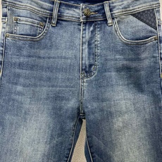 Dior迪奥💥独家专供新款休闲牛仔裤👖高端版本 专柜定制面料 透气舒适度高,细节无可挑剔,品牌元素设计理念,体现高品质。 Dior迪奥💥独家专供新款休闲牛仔裤👖高端版本 专柜定制面料 透气舒适度高,细节无可挑剔,品牌元素设计理念,体现高品质。