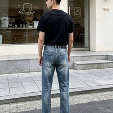 Dior迪奥💥独家专供新款休闲牛仔裤👖高端版本 专柜定制面料 透气舒适度高,细节无可挑剔,品牌元素设计理念,体现高品质。 Dior迪奥💥独家专供新款休闲牛仔裤👖高端版本 专柜定制面料 透气舒适度高,细节无可挑剔,品牌元素设计理念,体现高品质。