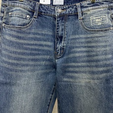 Dior迪奥💥独家专供新款休闲牛仔裤👖高端版本 专柜定制面料 透气舒适度高,细节无可挑剔,品牌元素设计理念,体现高品质。 Dior迪奥💥独家专供新款休闲牛仔裤👖高端版本 专柜定制面料 透气舒适度高,细节无可挑剔,品牌元素设计理念,体现高品质。