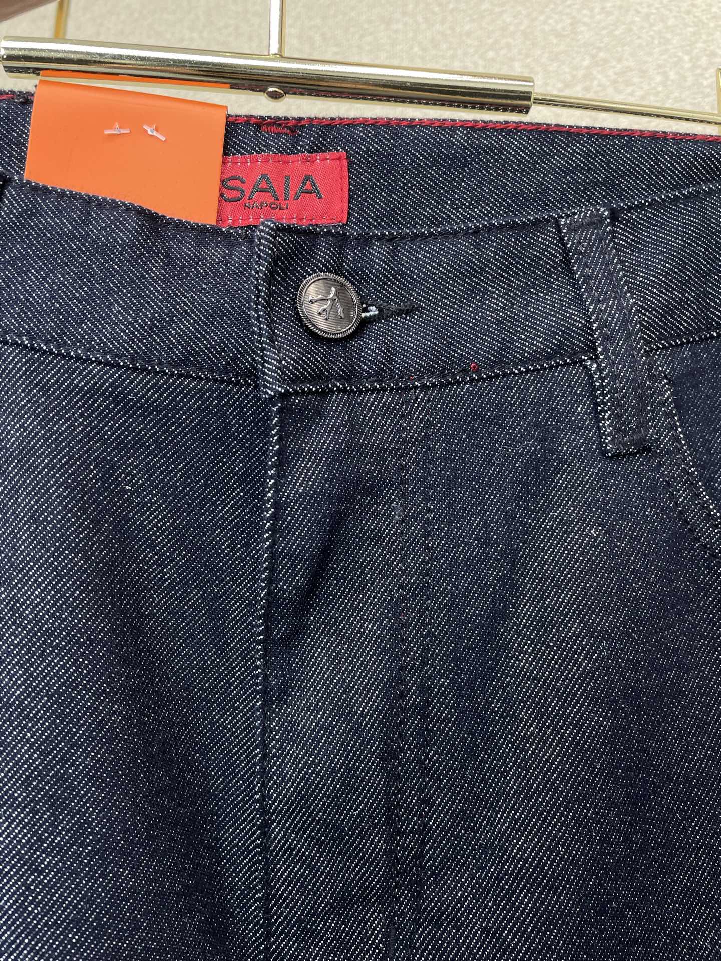 ISAIA💥独家专供新款休闲牛仔裤👖高端版本 专柜定制面料 透气舒适度高，细节无可挑剔，品牌元素设计理念，体现高品质。手
