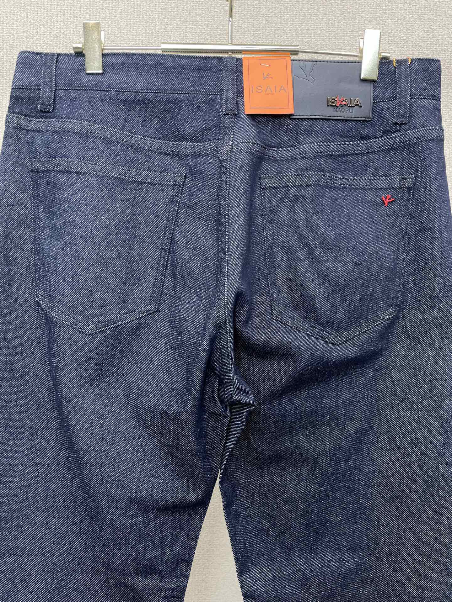ISAIA💥独家专供新款休闲牛仔裤👖高端版本 专柜定制面料 透气舒适度高，细节无可挑剔，品牌元素设计理念，体现高品质。手