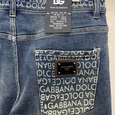Dolce&Gabbana杜嘉班纳💥独家专供新款休闲牛仔裤👖高端版本 专柜定制面料 透气舒适度高,细节无可挑剔,品牌元素 Dolce&Gabbana杜嘉班纳💥独家专供新款休闲牛仔裤👖高端版本 专柜定制面料 透气舒适度高,细节无可挑剔,品牌元素