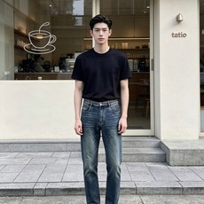 Dolce&Gabbana杜嘉班纳💥独家专供新款休闲牛仔裤👖高端版本 专柜定制面料 透气舒适度高,细节无可挑剔,品牌元素 Dolce&Gabbana杜嘉班纳💥独家专供新款休闲牛仔裤👖高端版本 专柜定制面料 透气舒适度高,细节无可挑剔,品牌元素