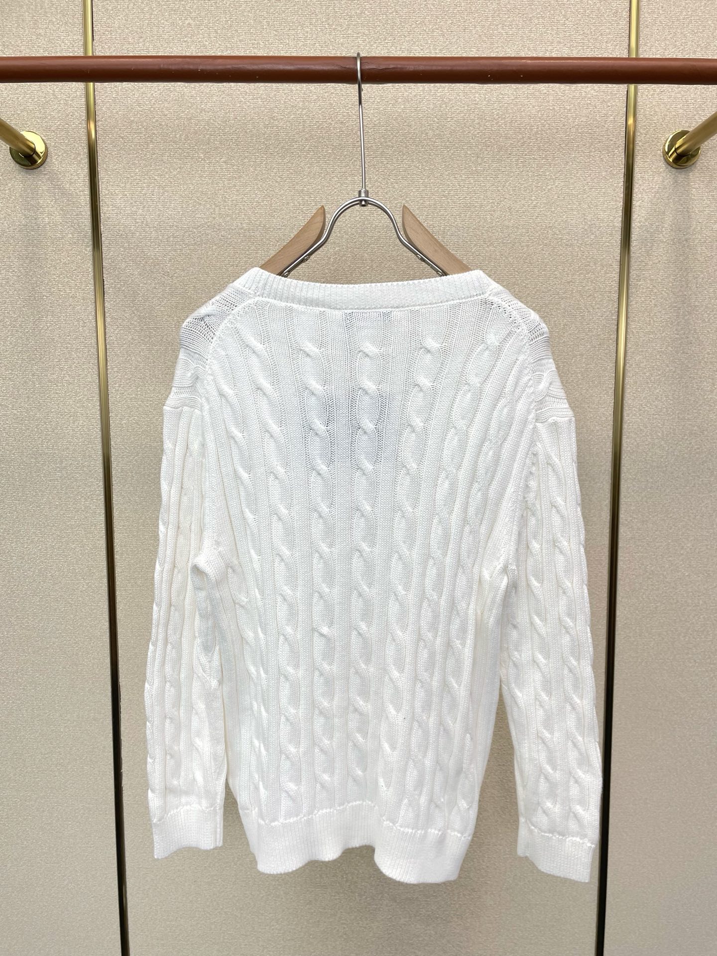 Prada普拉达👚独家专供👚新款女装休闲毛衣开衫 高端版本！独特设计 专柜定制面料 透气舒适度高，细节无可挑剔，品牌元素