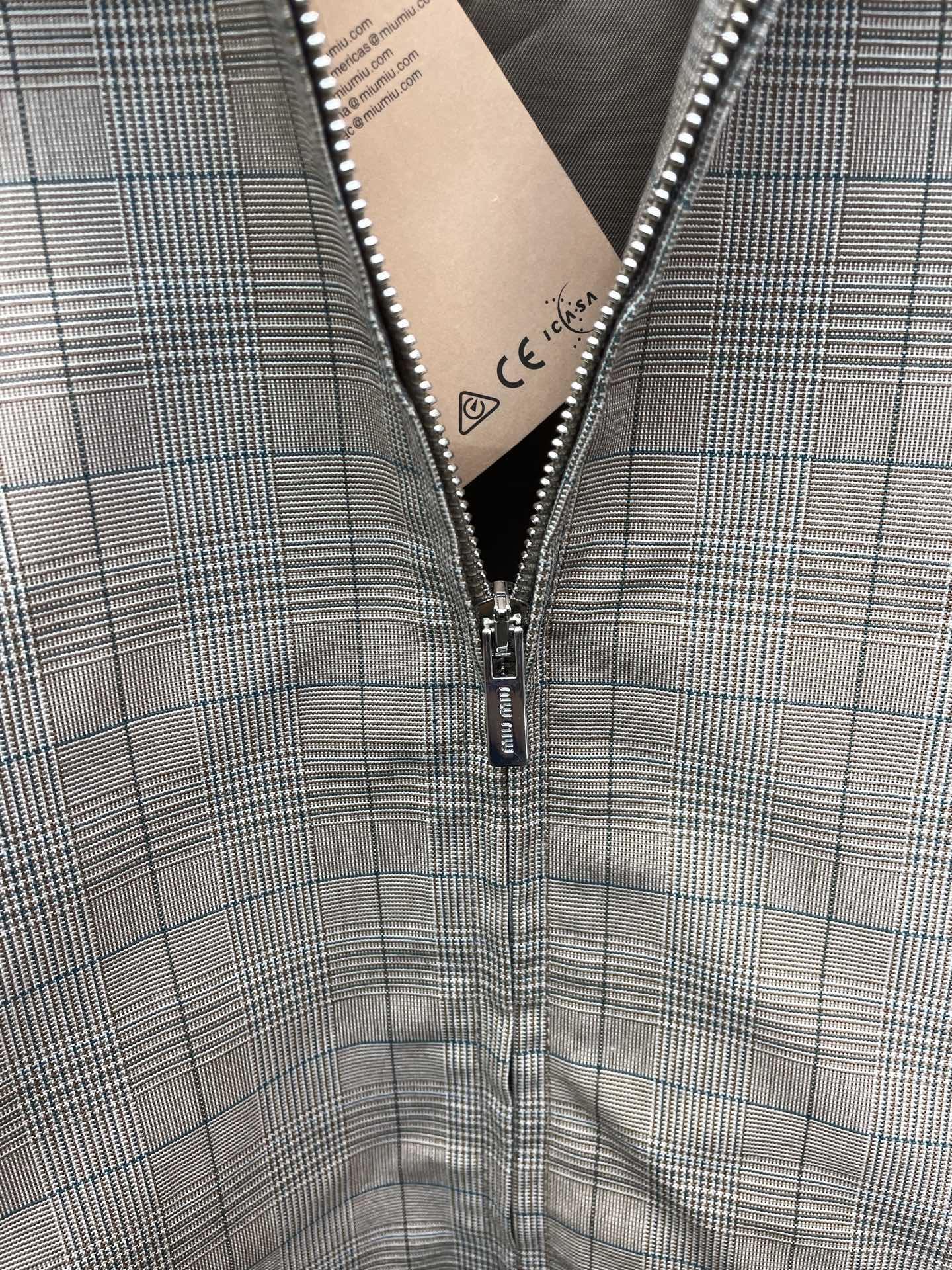 Miumiu谬谬👚独家专供👚新款女装休闲格子外套 高端版本！独特设计 专柜定制面料 透气舒适度高，细节无可挑剔，品牌元素