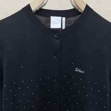 Dior迪奥👚独家专供👚新款女装休闲毛衣 高端版本!独特设计 专柜定制面料 透气舒适度高,细节无可挑剔,品牌元素设计理念 Dior迪奥👚独家专供👚新款女装休闲毛衣 高端版本!独特设计 专柜定制面料 透气舒适度高,细节无可挑剔,品牌元素设计理念