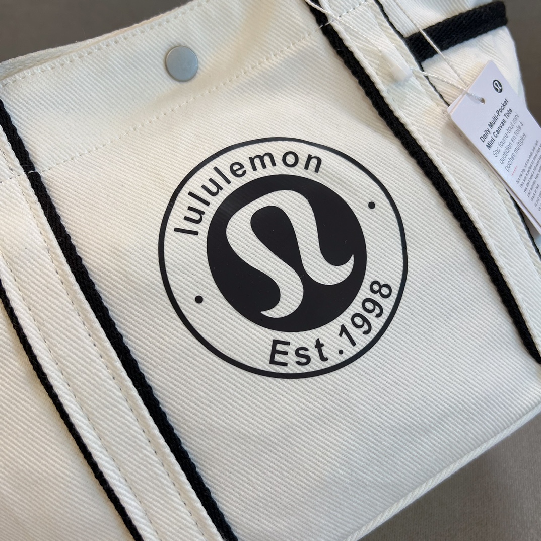 Lululemon Mini Tote - Comprehensive 4
