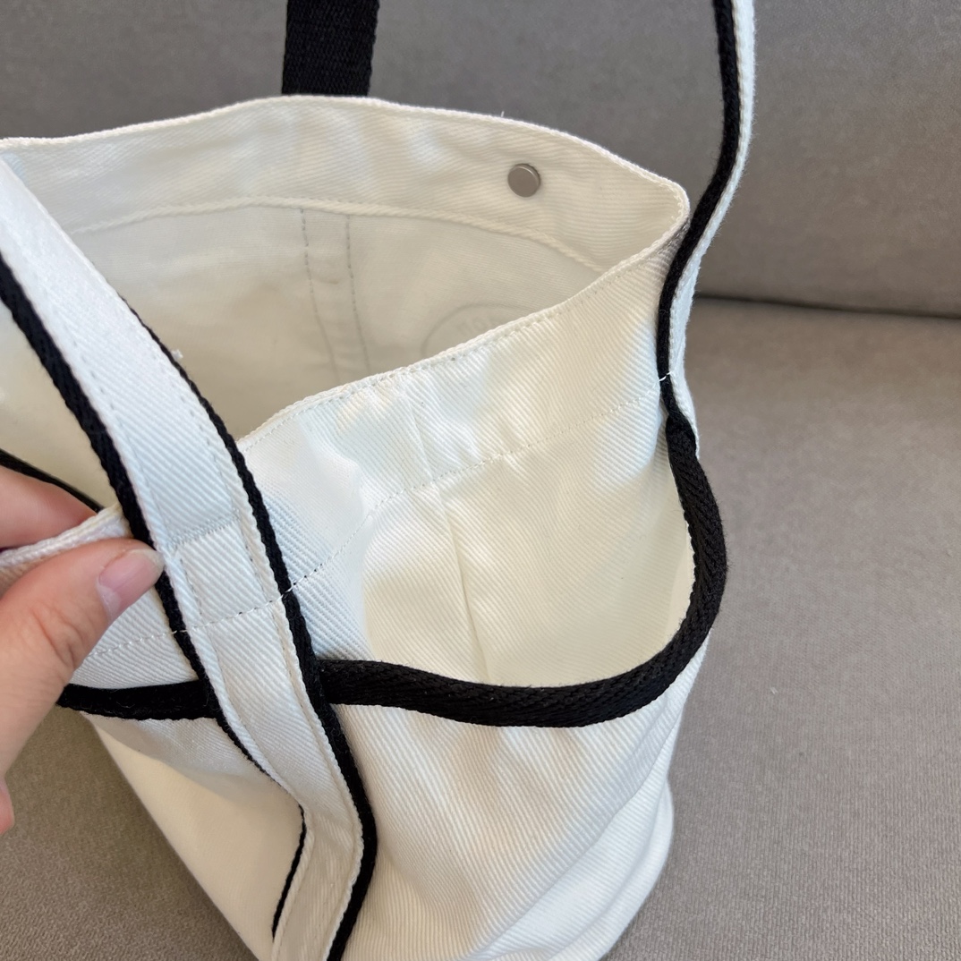 Ferragamo Classic Luxury Handbag Shoulder Crossbody Bag Ref 3