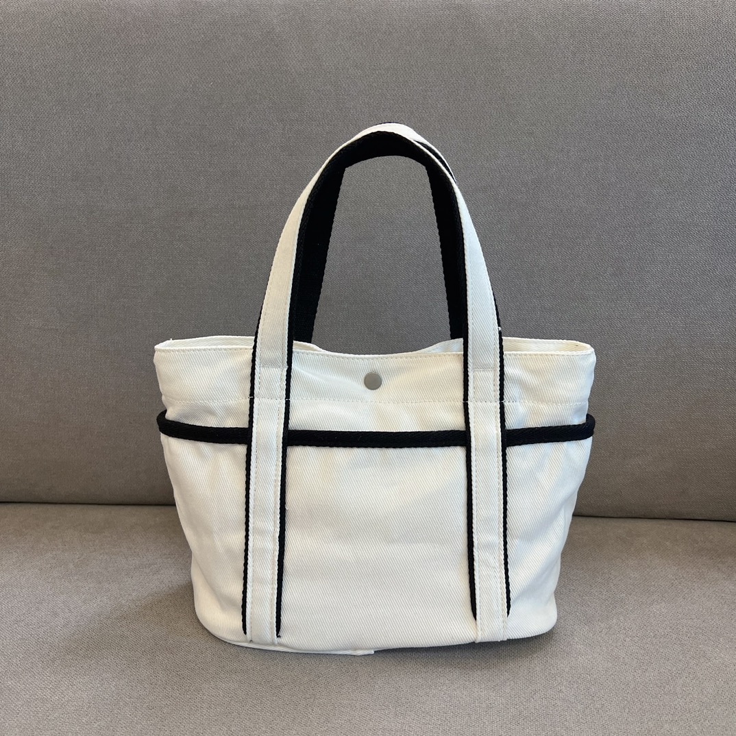 Ferragamo Classic Luxury Handbag Shoulder Crossbody Bag Ref 4