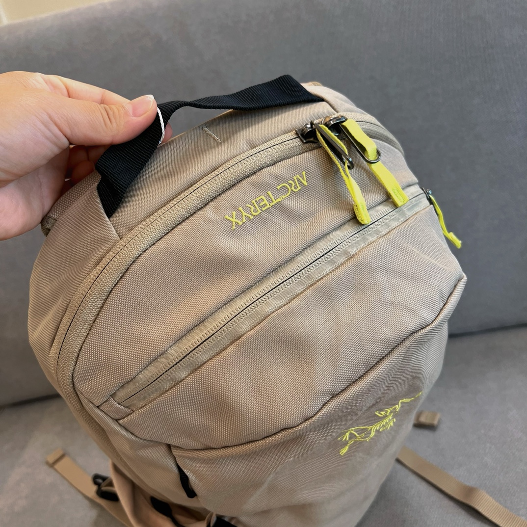 Mantis16L登山包 4