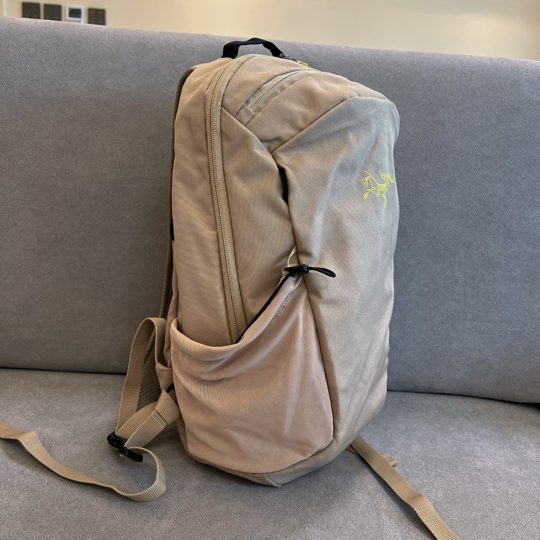 Mantis16L登山包 3