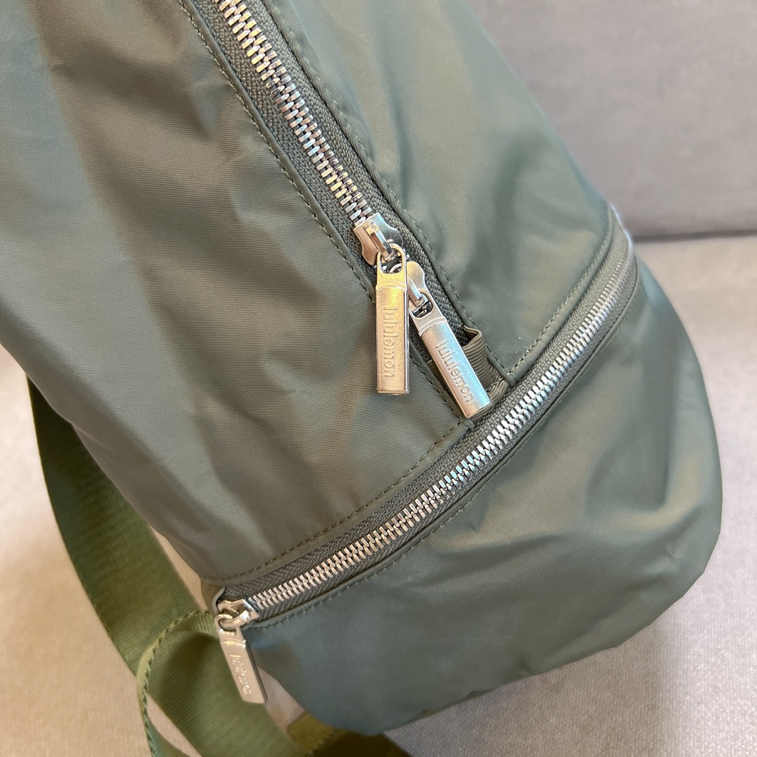 this versatile sports backpack transitions seamlessly between a - Comprehensive 5