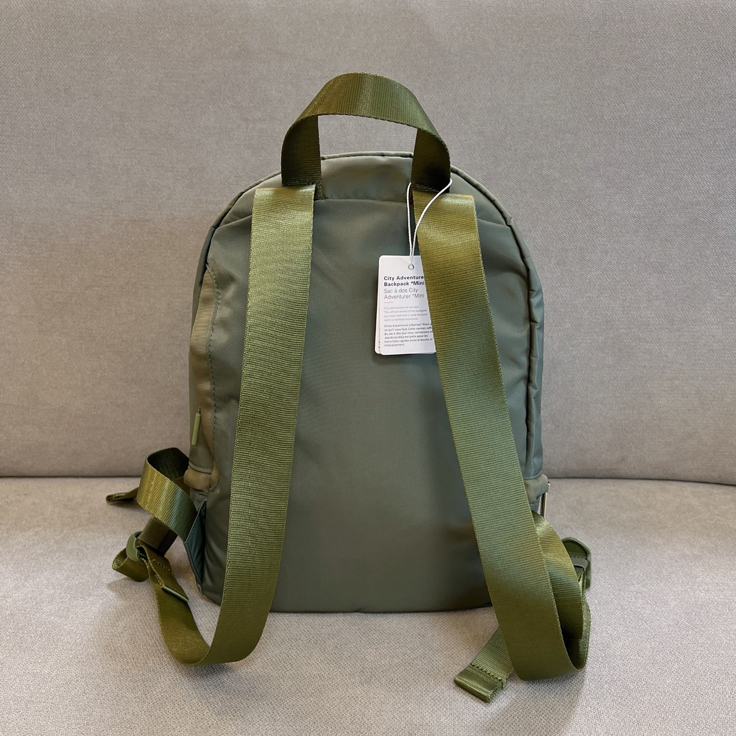 this versatile sports backpack transitions seamlessly between a - Comprehensive 3