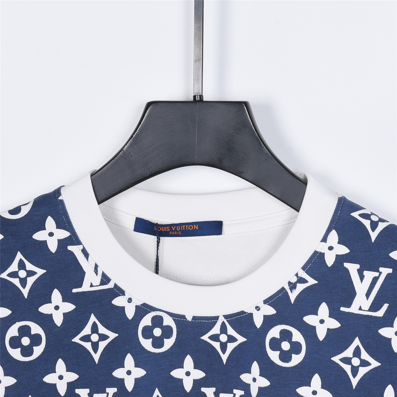 LouisVuitton/路易威登 半身发泡印花-Chinese UA Cheap High Quatity Brand Clothes Bags handbags Sneakers wholesale wholesaler seller from China Factory suppliers Fashion Clothing Shoes best Quality Beautiful Price LouisVuitton/路易威登 半身发泡印花