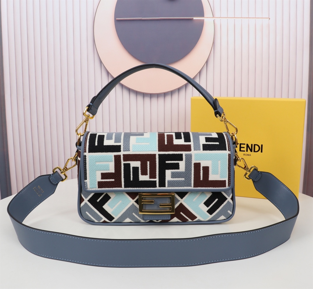 Fendi Sacs À Bandoulière & À Épaule Broderie de fleurs Série d’été Fashion Baguette longue