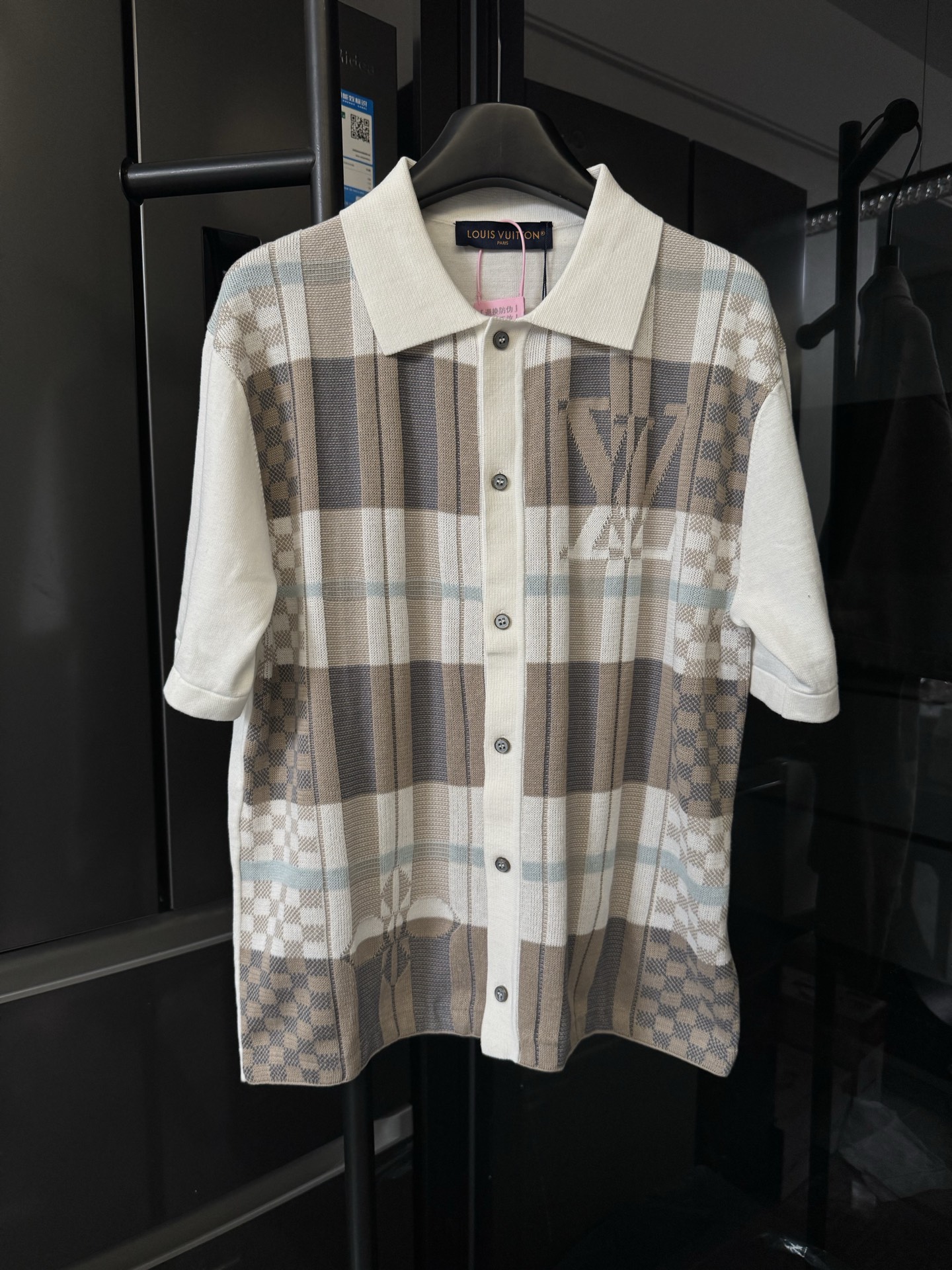 P200 [Día siguiente] LOUIS VUITTON / Louis 26Ss forro de manga corta con bloques de color de punto jacquard a cuadros c…