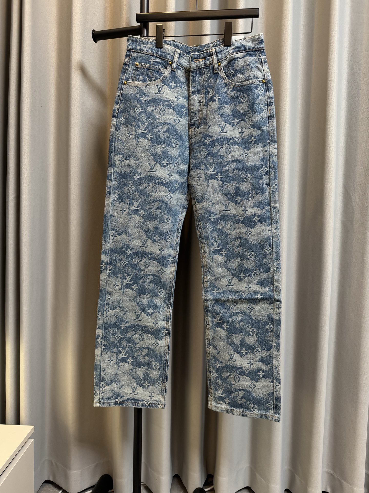 P125 [al día siguiente] LOUIS VUITTON/Louis 26FW1v jeans lavados con arena en jacquard (azul - chaqueta a juego disponi…