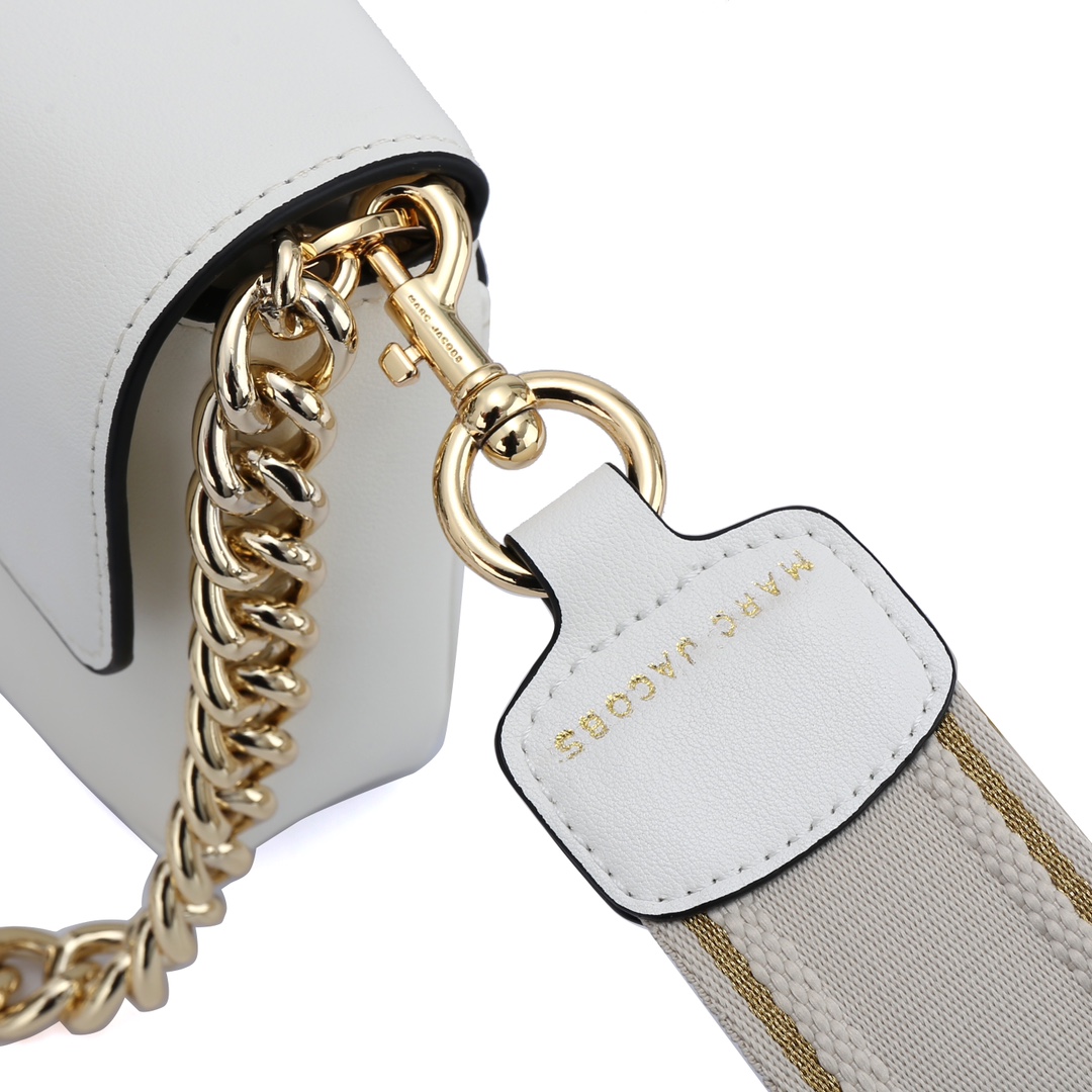 MJ秋冬新款，明星同款超热卖款；可单肩斜挎手提 链条可拆卸 长肩带可拆卸可调节长短 二条肩带可随意搭配 