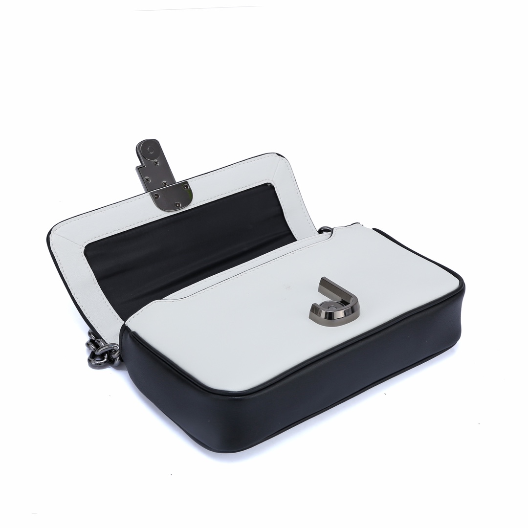 MJ秋冬新款，明星同款超热卖款；可单肩斜挎手提 链条可拆卸 长肩带可拆卸可调节长短 二条肩带可随意搭配 