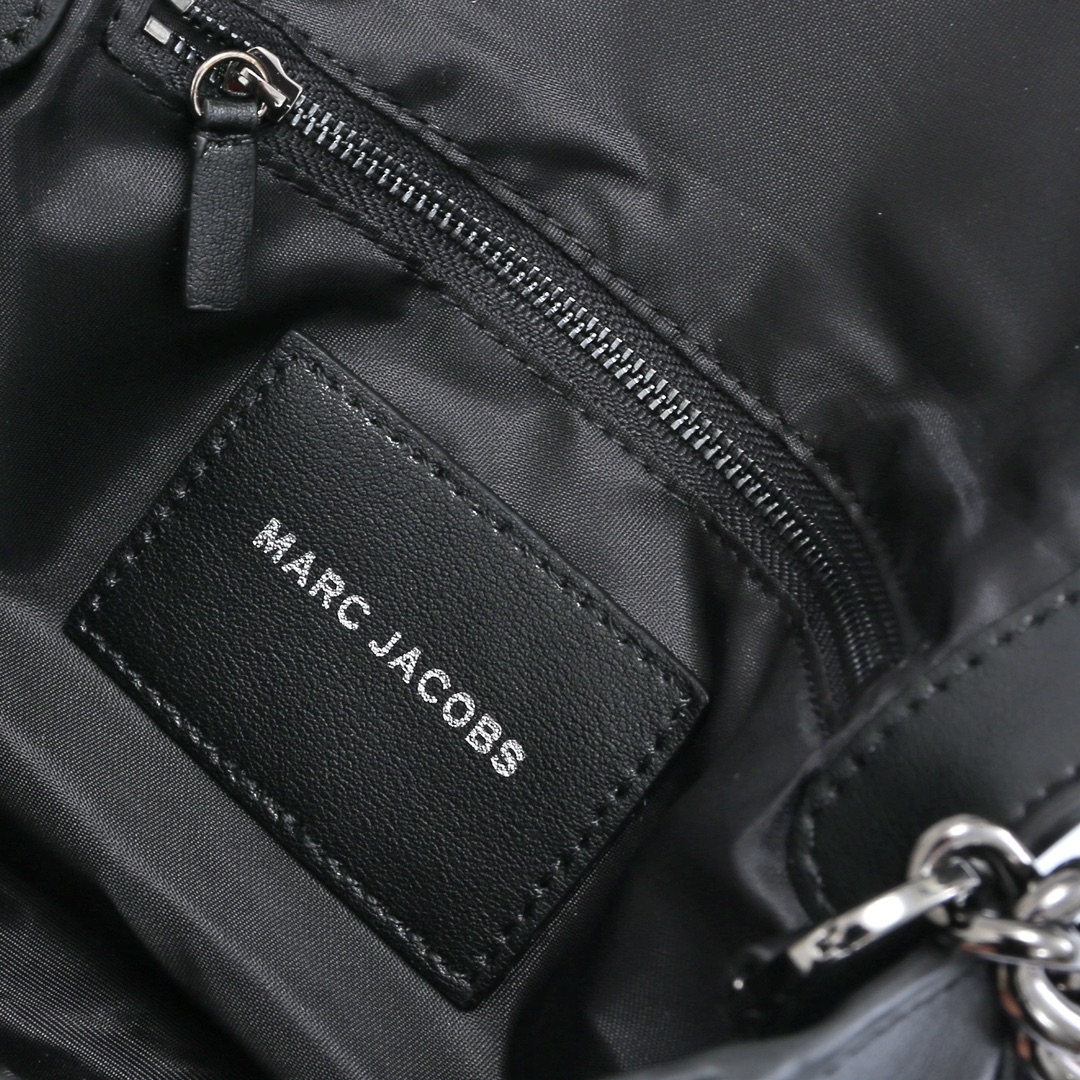 MJ秋冬新款，明星同款超热卖款；可单肩斜挎手提 链条可拆卸 长肩带可拆卸可调节长短 二条肩带可随意搭配 