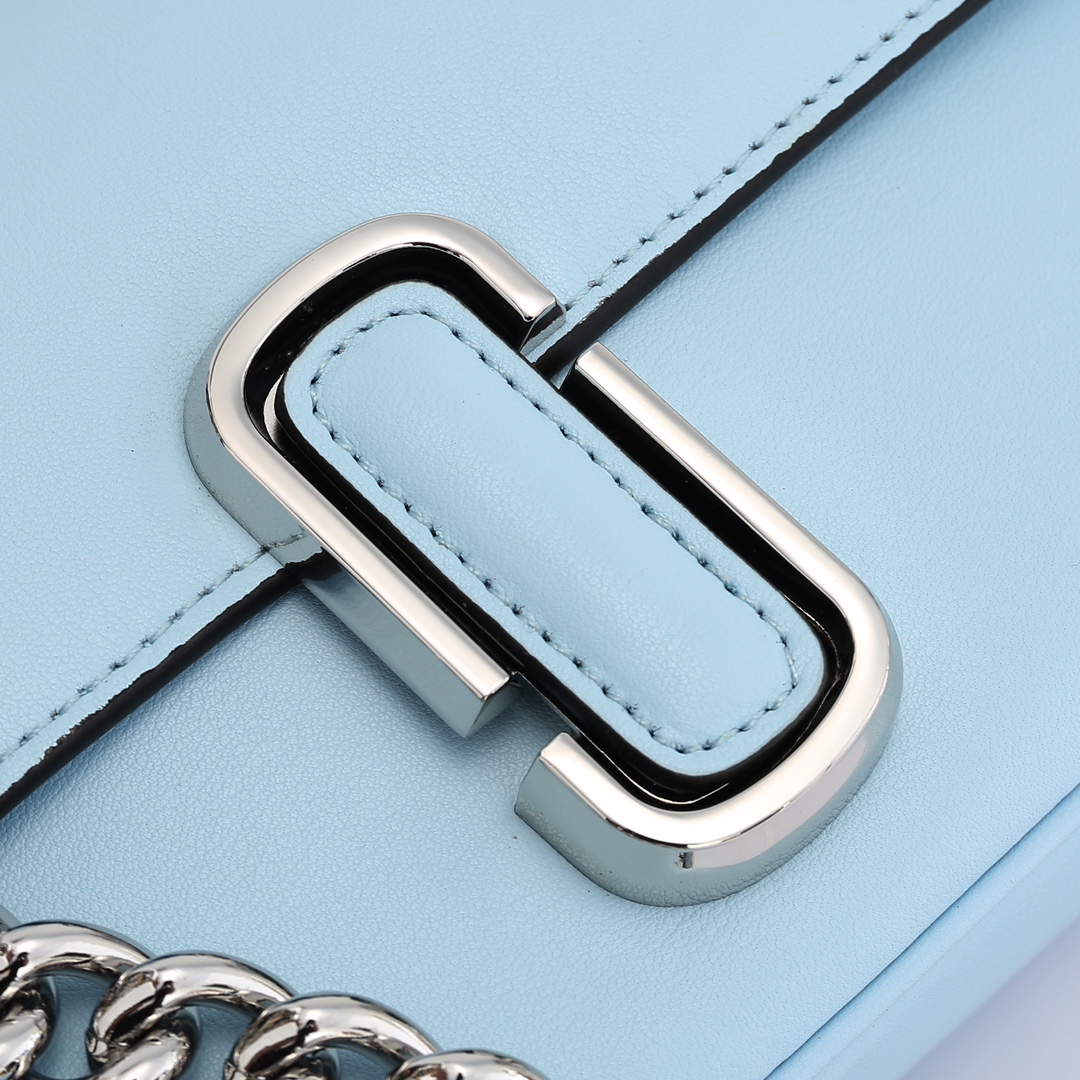 MJ秋冬新款，明星同款超热卖款；可单肩斜挎手提 链条可拆卸 长肩带可拆卸可调节长短 二条肩带可随意搭配 