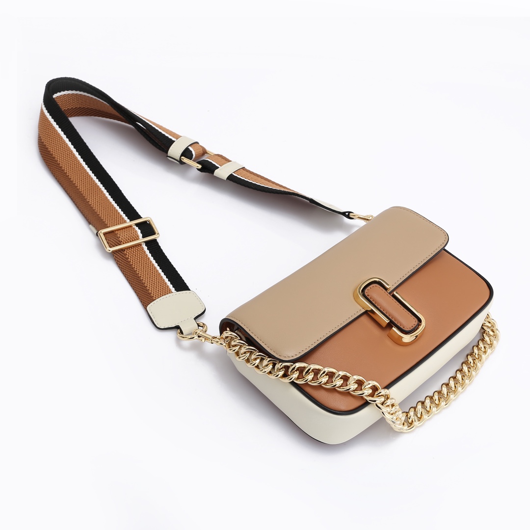 MJ秋冬新款，明星同款超热卖款；可单肩斜挎手提 链条可拆卸 长肩带可拆卸可调节长短 二条肩带可随意搭配 