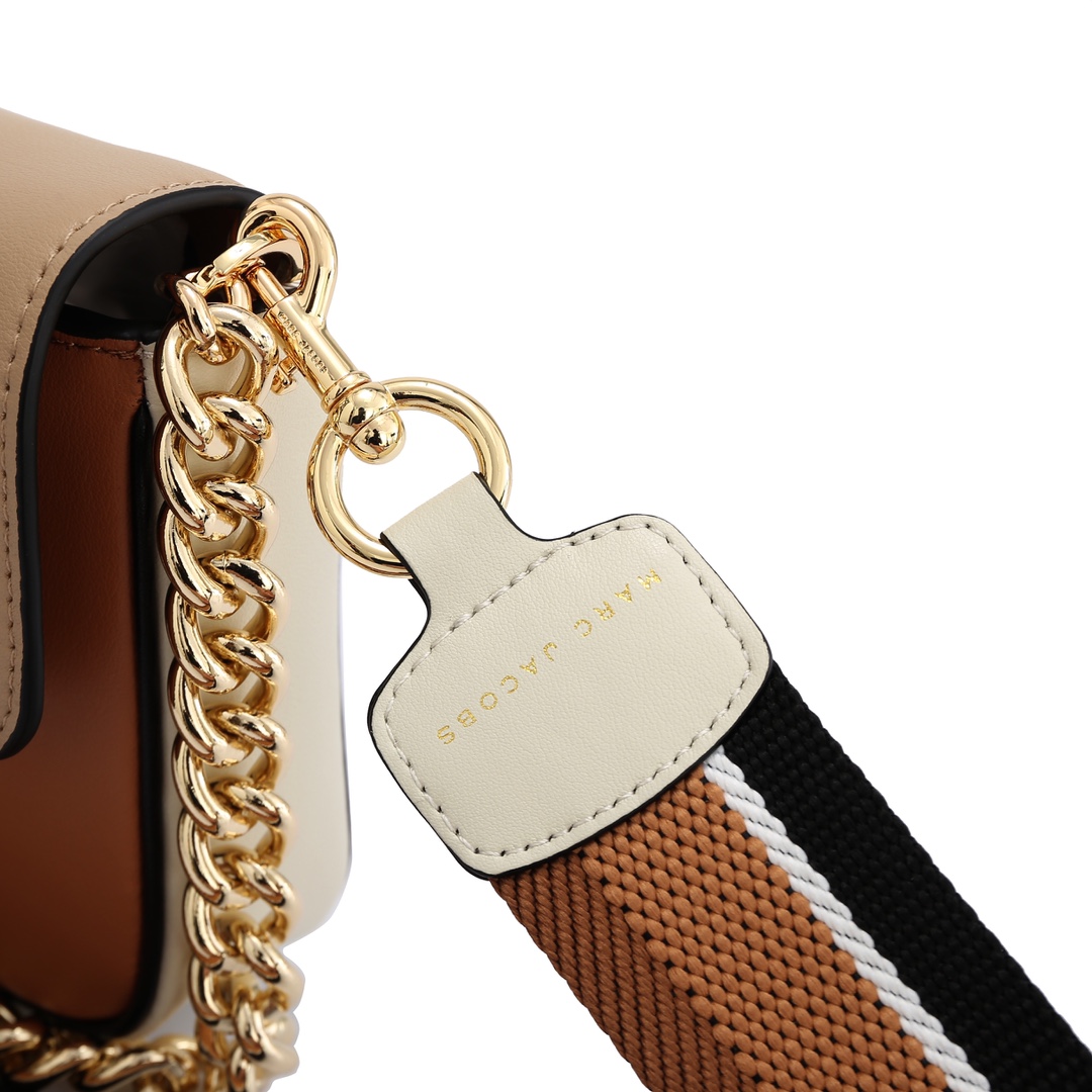 MJ秋冬新款，明星同款超热卖款；可单肩斜挎手提 链条可拆卸 长肩带可拆卸可调节长短 二条肩带可随意搭配 